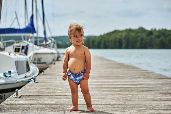 Schwimmwindel, Badeunterhose Auf der Wiese