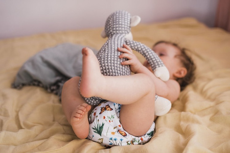 Windel mit einer Tasche IN THE GROWTH 5-15kg - Klettverschluss